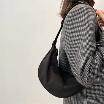 1 قطعة النايلون بلون الصلبة للنساء سعة كبيرة السفر Crossbody نصف القمر اليومية الشارع حزمة مراوح الخصر حقيبة المحافظ وحقائب اليد 5