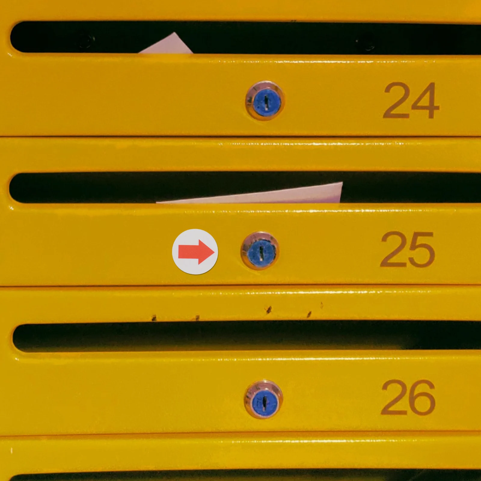 Рисунок 4 - Наклейки с изображением стрелок