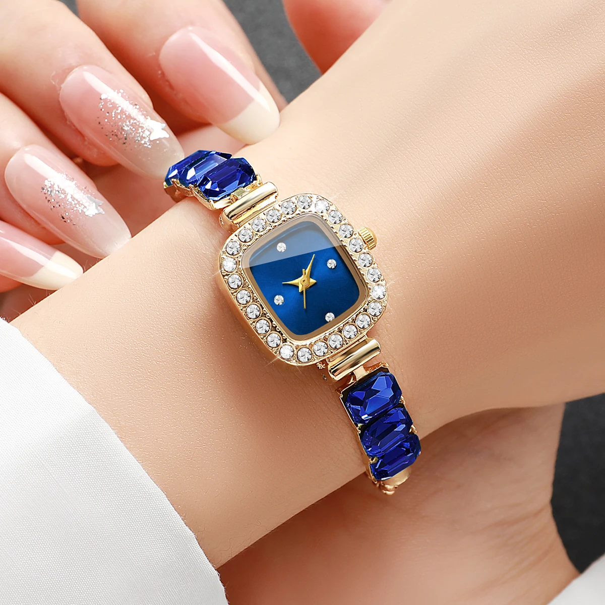 1pc Women's Gift Watch Compact Sweet Simple Style Bracelet Watch (Box Not included)