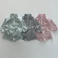 Costumes d'été coréens à carreaux pour garçons et filles, manteau à manches longues avec fermeture éclair et short, ensembles de vêtements pour tout-petits, nouvelle mode, 2 pièces, 2024 3