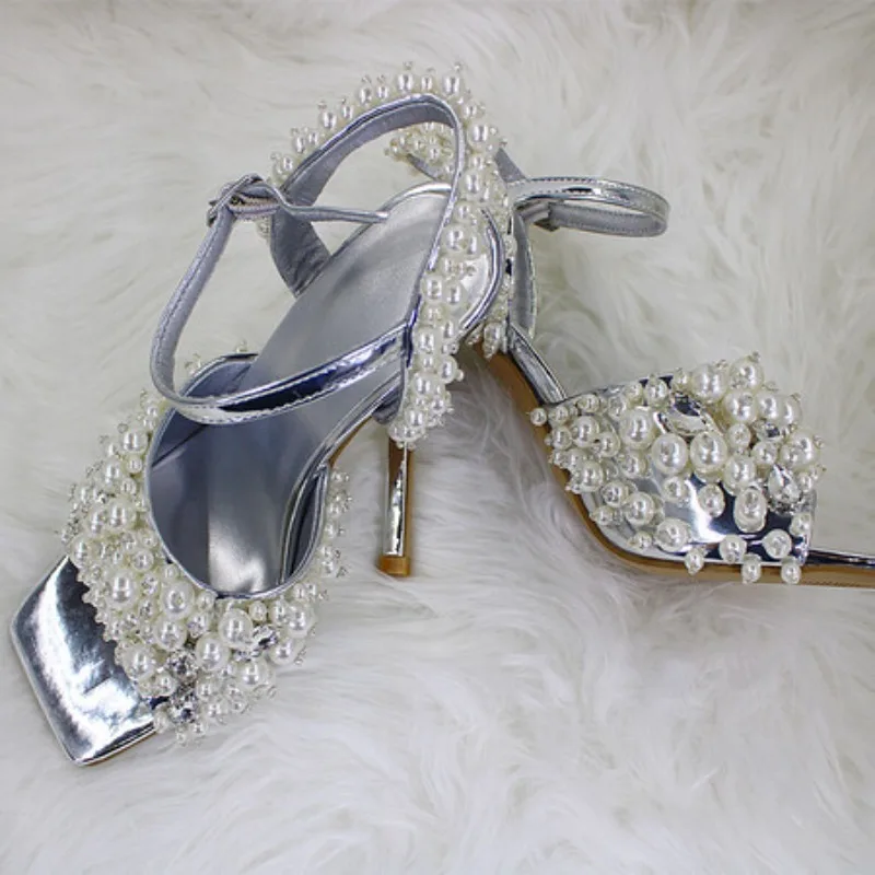 

Женские босоножки с жемчугом и квадратным носком, серебристые сандалии с открытым носком на тонком высоком каблуке, танцевальная обувь, размеры 36-46, 2024