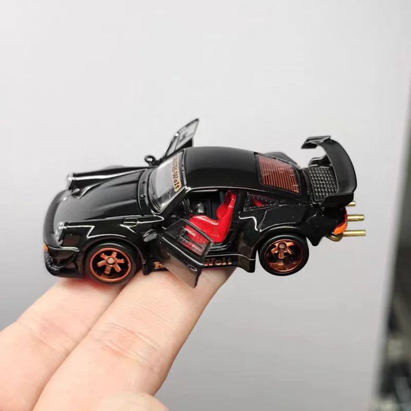 새로운 재고 있음 Fg 1:64 포르쉐 911 Rwb 930 합금 미니어처 다이캐스트 모델 포르쉐 스포츠 라우 헬트 자동차 장난감 어린이 선물