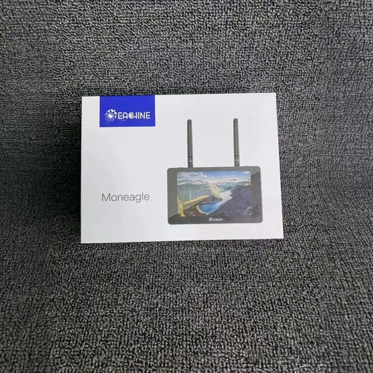 FPV monitor 5,8 GHz, 5 inača sa diversitetskim prijemnikom i baterijom od 4000 mAh