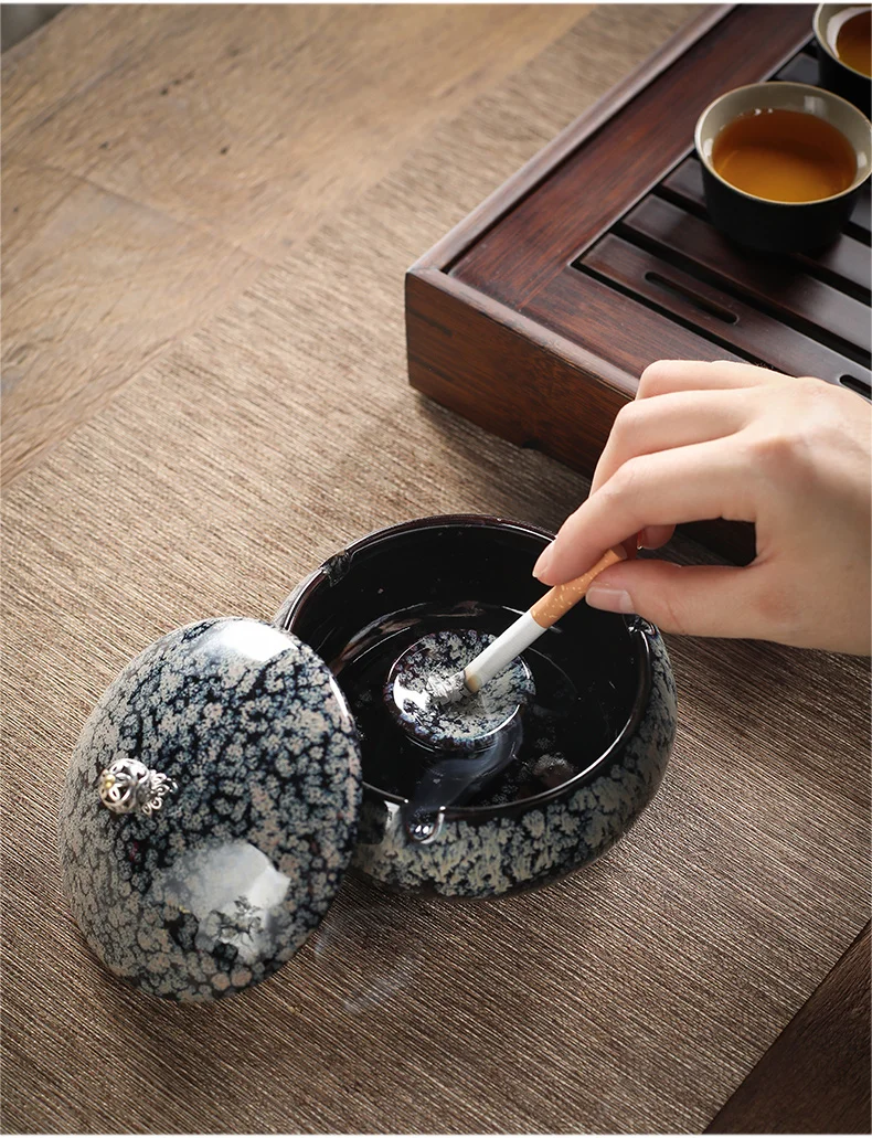 Description Picture 5 of itemModern Irregular Gradient Black Ceramic Ashtray with Lid Retro Desktop Decoration Portable Car Ashtray Office Bedroom Decoration