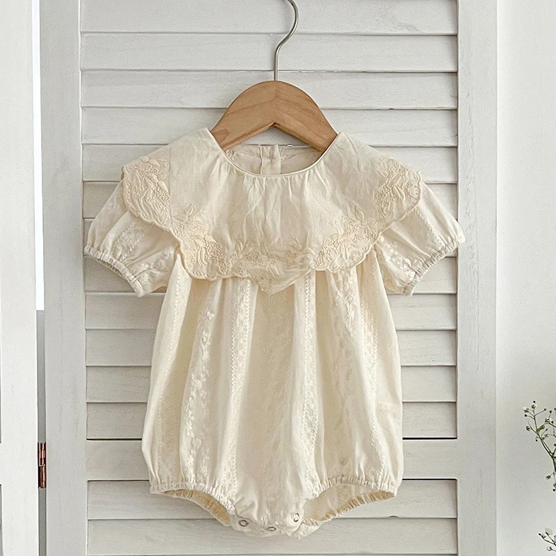 

Новинка лета 2024, боди в Корейском стиле для маленьких девочек, хлопковая одежда с короткими рукавами и вышивкой, комбинезон для маленьких девочек