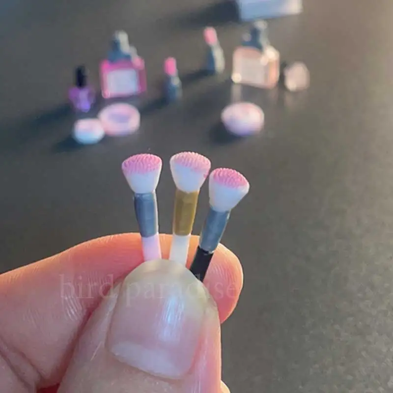 1/12 Scale Miniature Dollhouse Accessories Mini Lipstick Perfume Model Toys For Barbies BJD Ob11 Dolls Makeup Scene Pretend Play 4