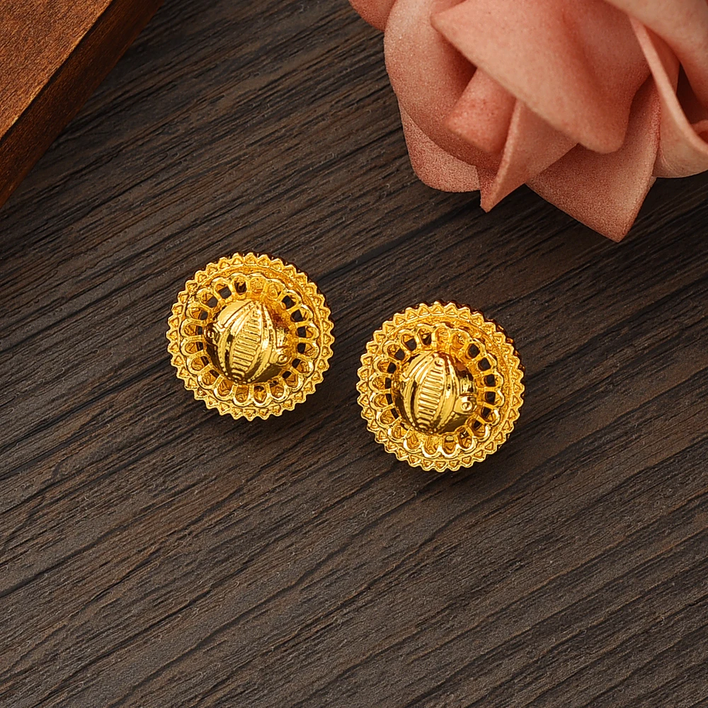 22K flower design Gold Earrings. - ErGt6613 - 22K flower design Gold  Earrings with Filigree, beautifully hand crafted worksmanship widely used i