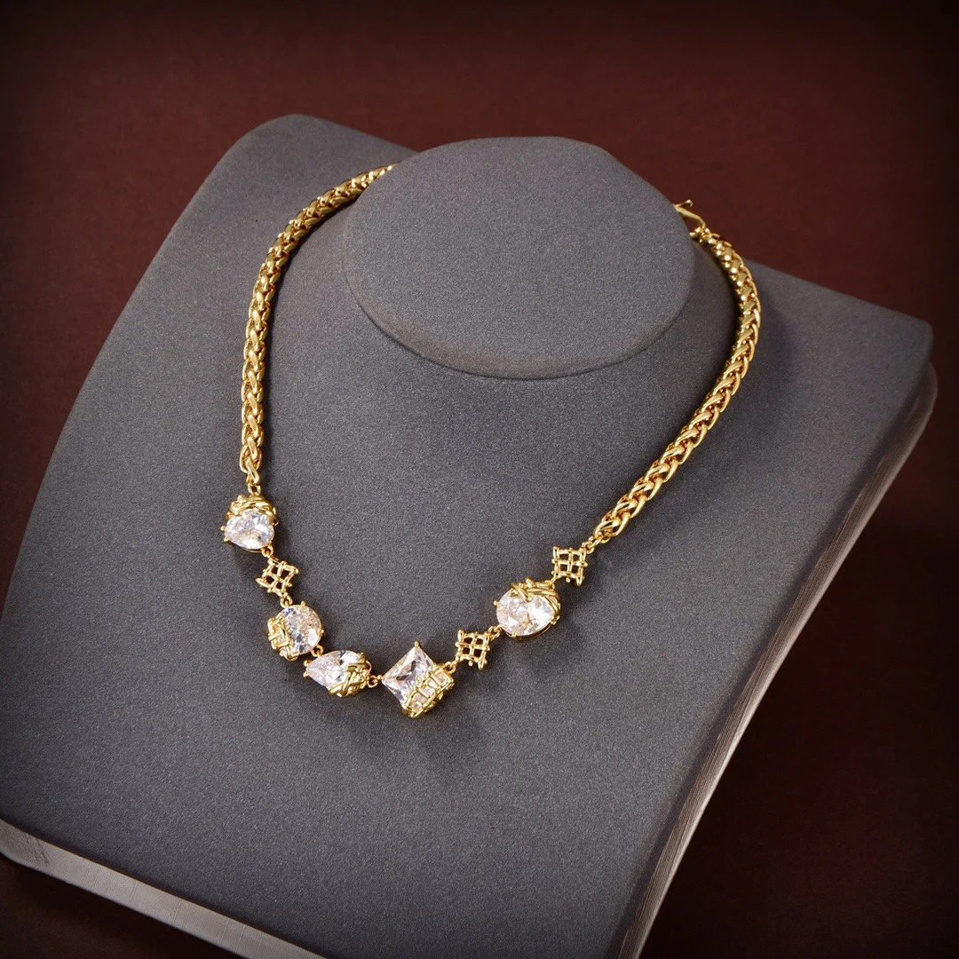 

European and American fashion irregular Zircon Necklace