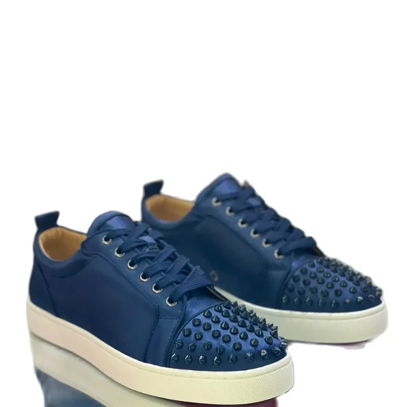 

Luxury Night Club Low Top Board Red Bottom For Men Shoes Trainers Spiked Blue Silk Genuine Leather Rivets Toecap Flats Sneakers
