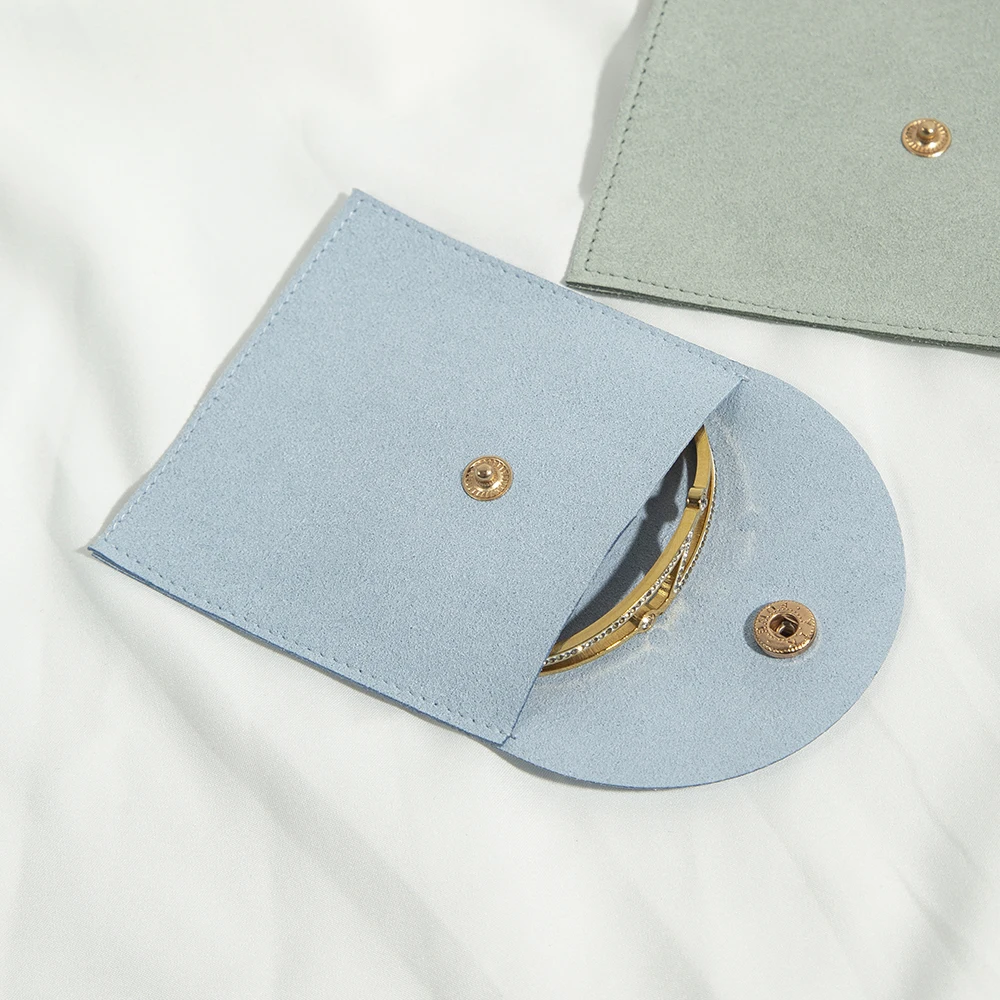 100pcs 8x8cm Suede Microfiber Pouches with Snap Button for Jewelry Ring Earrings Brooch Bracelet Envelope Packaging Bags Custom