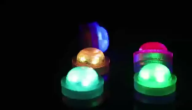 Mini Bougies Chauffe-plat LED Submersibles Avec Télécommande, Petites Bougies Chauffe-plat Sous-marines étanches Sans Flamme, Fonctionnant à Piles, 3 Cm RVB Multicolore Pour Vase, Piscine, Camping