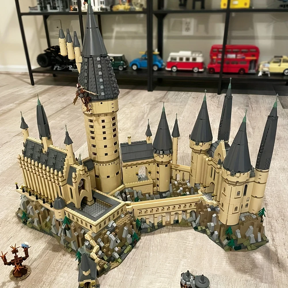 

Creative Grand Royal Castle Model Moc Ideas Expert Street View Architecture Building Blocks Bricks Educational Toy 6020pcs