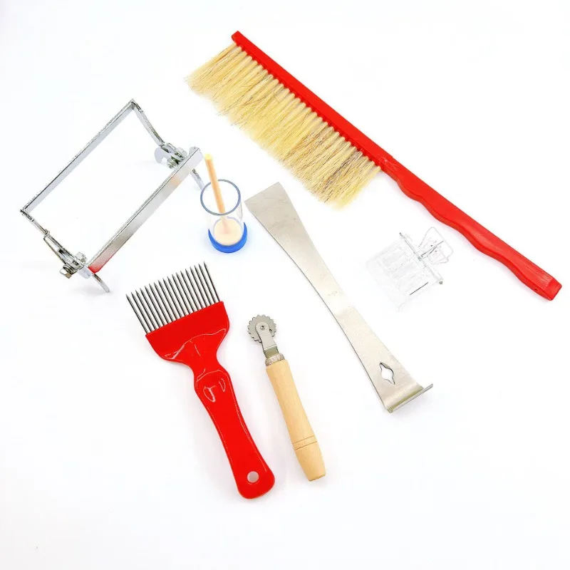 

7-piece Beekeeping Set with Scraper, Bee Cleaner, Needle Knife, Spleen Forceps, King's Cage, Wire Burialer, Beehive