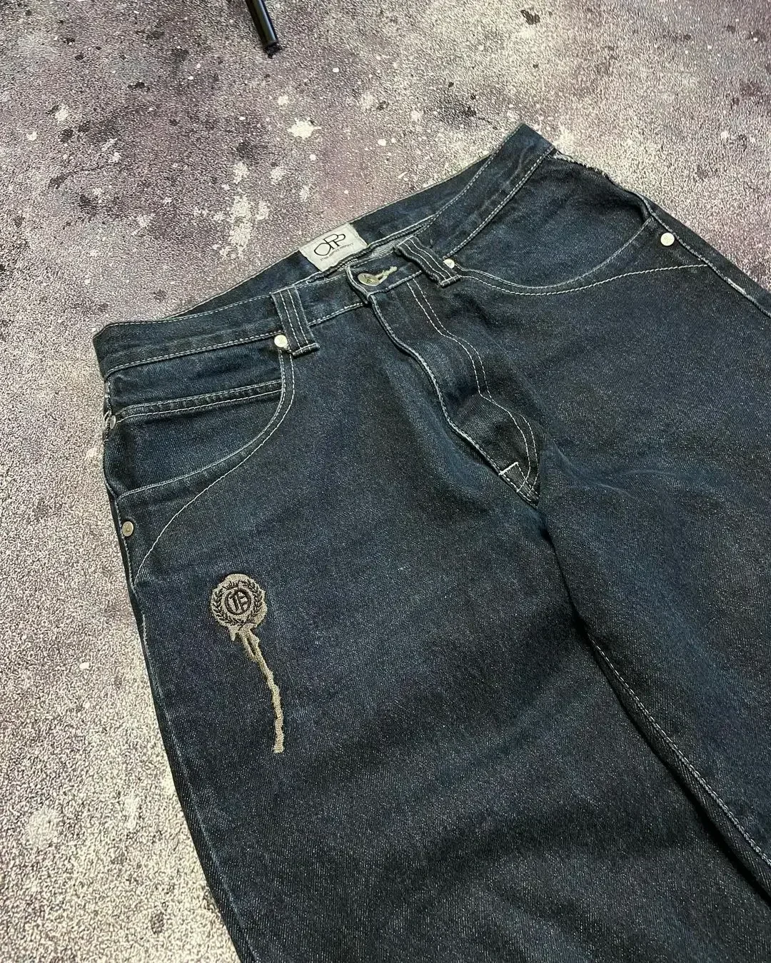 Description Picture 5 of itemY2K Goth Style Baggy Jeans High Street Hip Hop Embroidered Skull Loose Jeans Retro Washed Casual Wide Leg Denim Trousers New