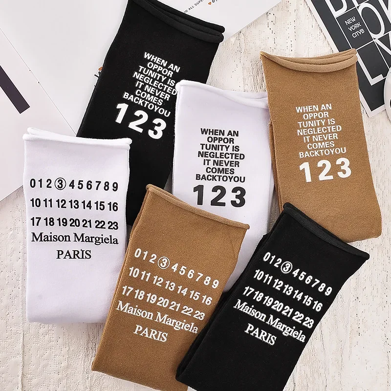 

3PCS Autumn/winter Women's Fashion Brand Versatile Ins Style Printed Black and White Rolled Edge Women's Mid Length Socks