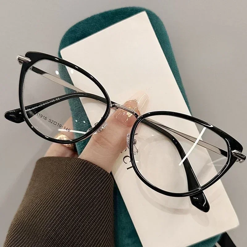 2025 Fashion Cat Eye Photochromic Myopia Glasses for Women Outdoor Color Changing UV Protection Sunglasses Near Sight Eyeglasses 4
