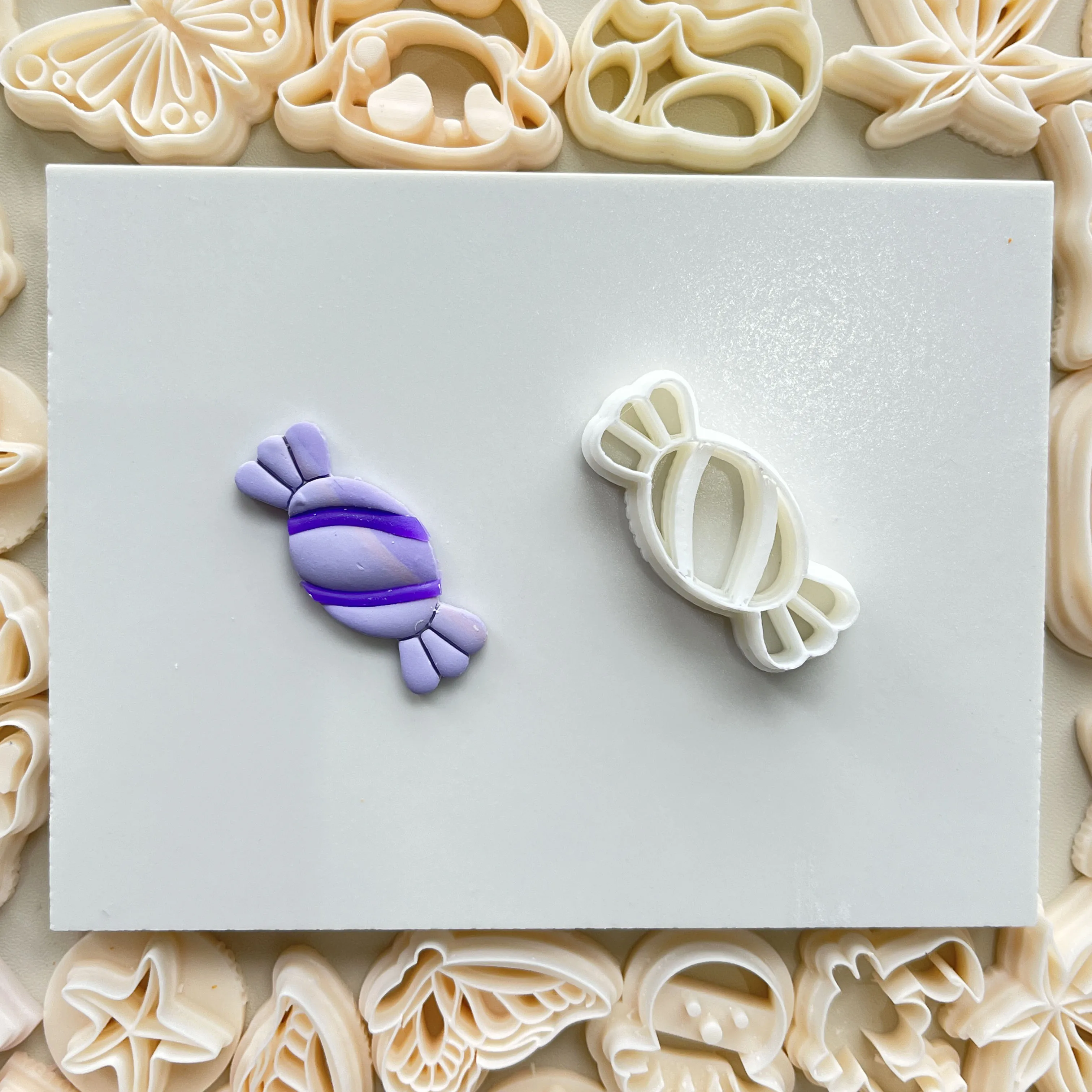 ハロウィーンシリーズゴースト/頭蓋骨の形をしたキャンディーの形をした粘土の切断金を作るためのキャンディー型 - AliExpress