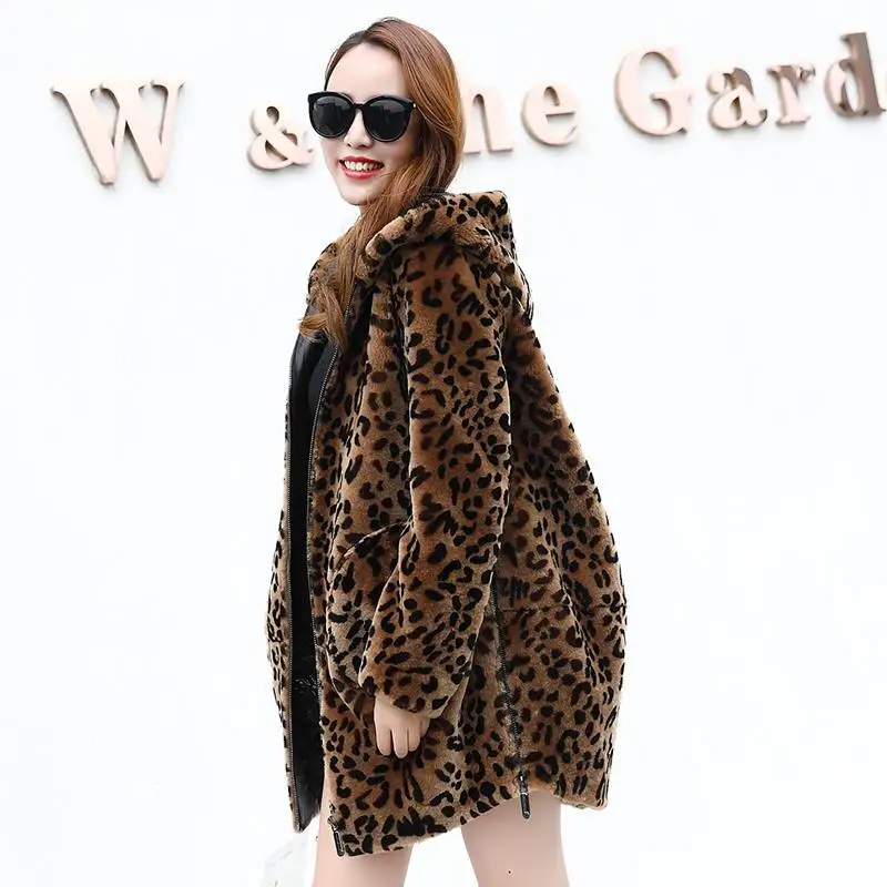 

Осенне-зимнее пальто из искусственного меха Женское пальто средней длины с леопардовым узором ветровка с капюшоном корейская мода большая женская одежда