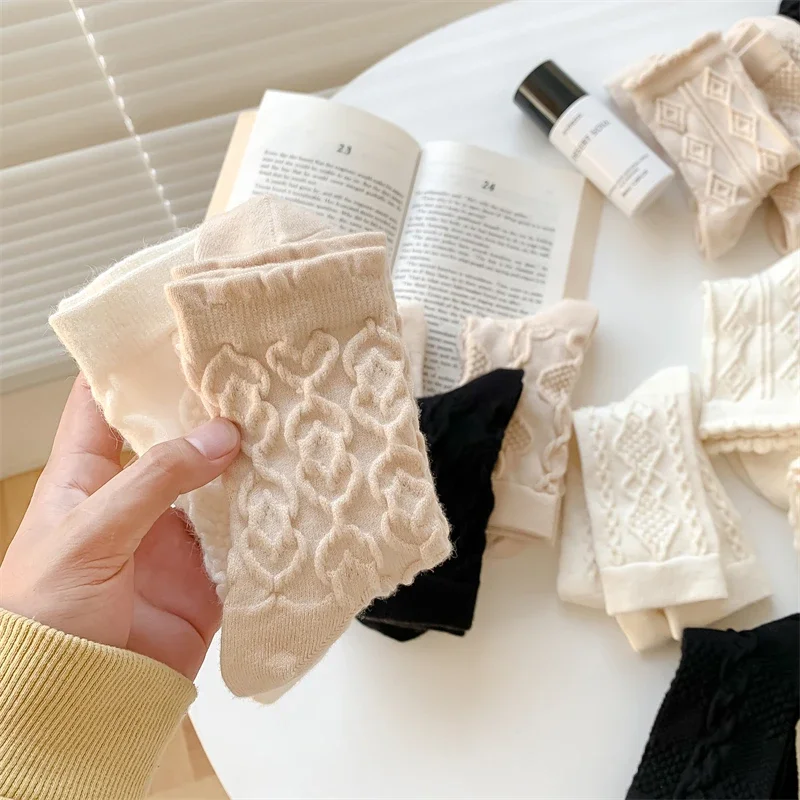 

Женские носки осенне-зимние теплые элегантные носки с цветами в Корейском стиле для девочек Однотонные Модные Простые кавайные повседневные высококачественные