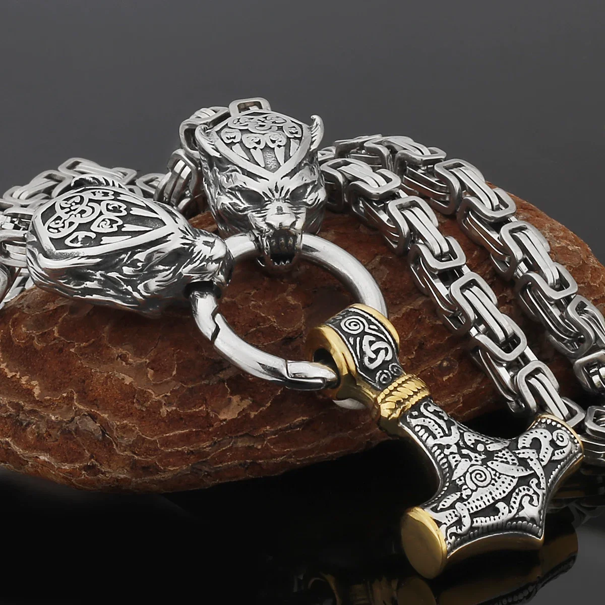 

Nordic Bear Head Men's Necklace Men's Domineering Rune Stainless Steel Thor's Hammer Pendant Amulet Scandinavian Jewelry Gift