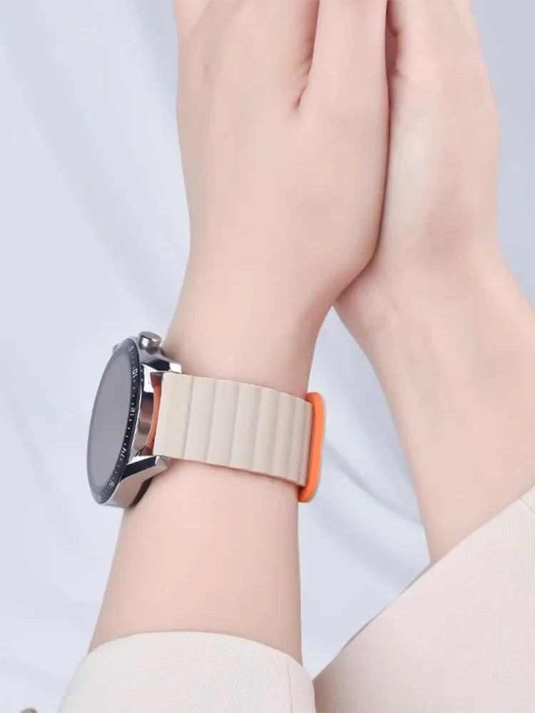 Premium Magnetic Loop Silicone Link Bracelet - Universal 20mm/22mm Strap