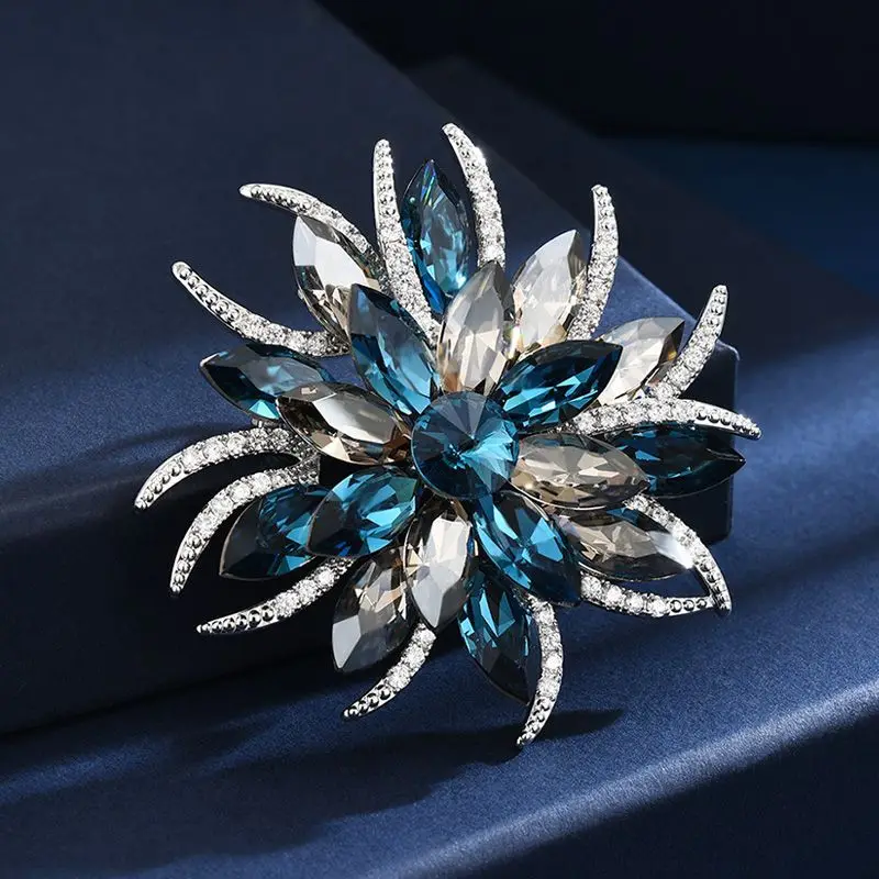 New Luxury Cubic Zirconia Elegant Classic Bauhinia Flower Brooch High-end Retro Blue Crystal Corsage Coat Dress Accessories Pin