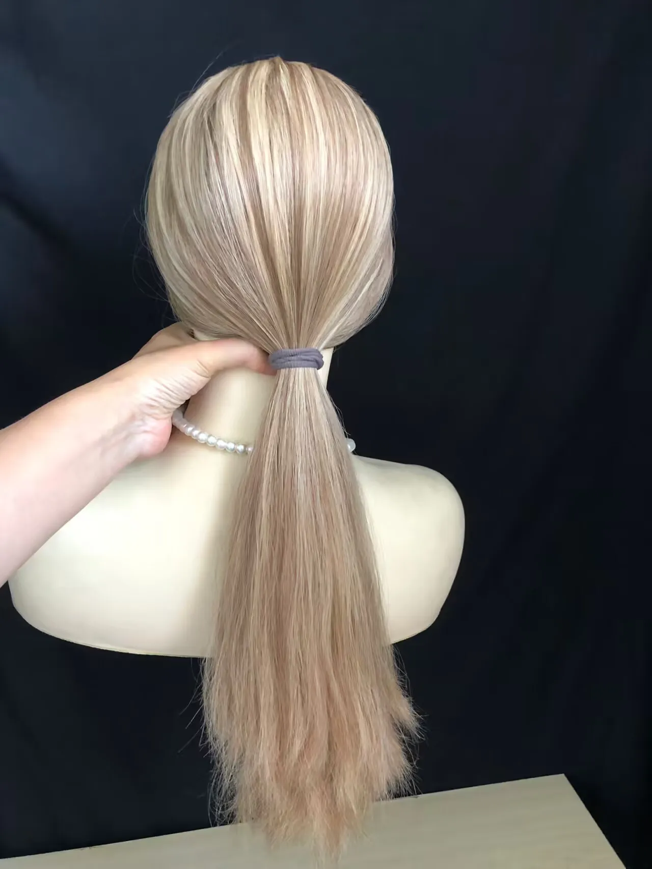 J Jewish wig 25&ldquo; skin top/mono top slight layer cap size M blonde virgin hair naturalness One picture one physical object