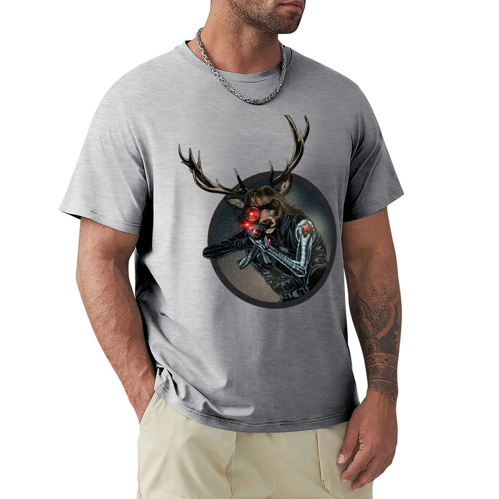 

Мужская футболка с рисунком красного оленя