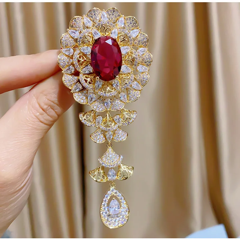 

Retro Luxury Cubic Zirconia Hollowed Women Brooches Elegant Green Red Waterdrop Long Tassel Broche Pin Coat Jewelry Accessories