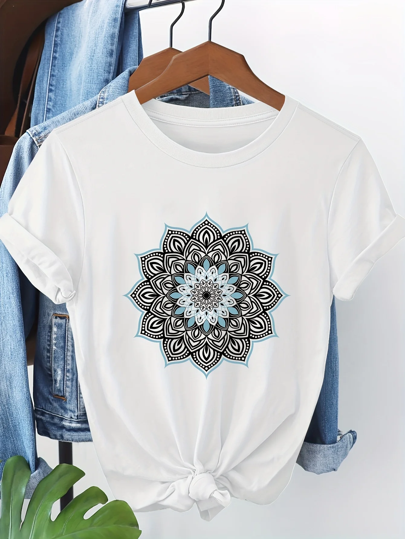 AWomen's Floral Mandala Print Short Sleeve T-Shirt Casual Round Neck Top with Teal Black Artwork Urban Style Printed T-Shirt 3