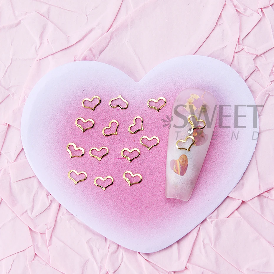 Hollow out Love Heart Nail Jewelry Accessories Flat Metal Hollow 3D Gold Silver Heart Shaped Manicure Decoration Nail Supplies 5