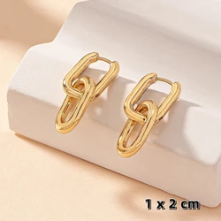 Gold-Toned Geometric Square Hoop Earrings (Gold)