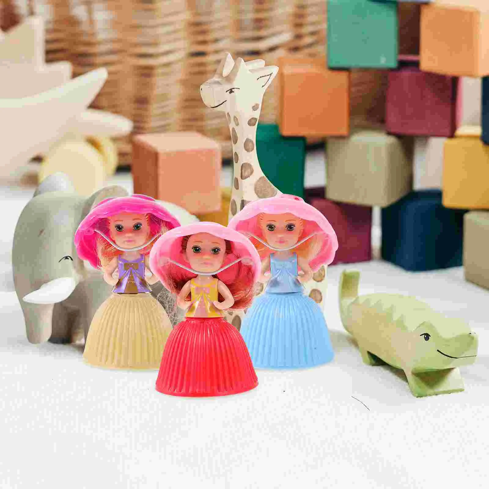 

3pcs Mini Cupcake Surprise Cupcake Gift Toys (Random Color and Style)