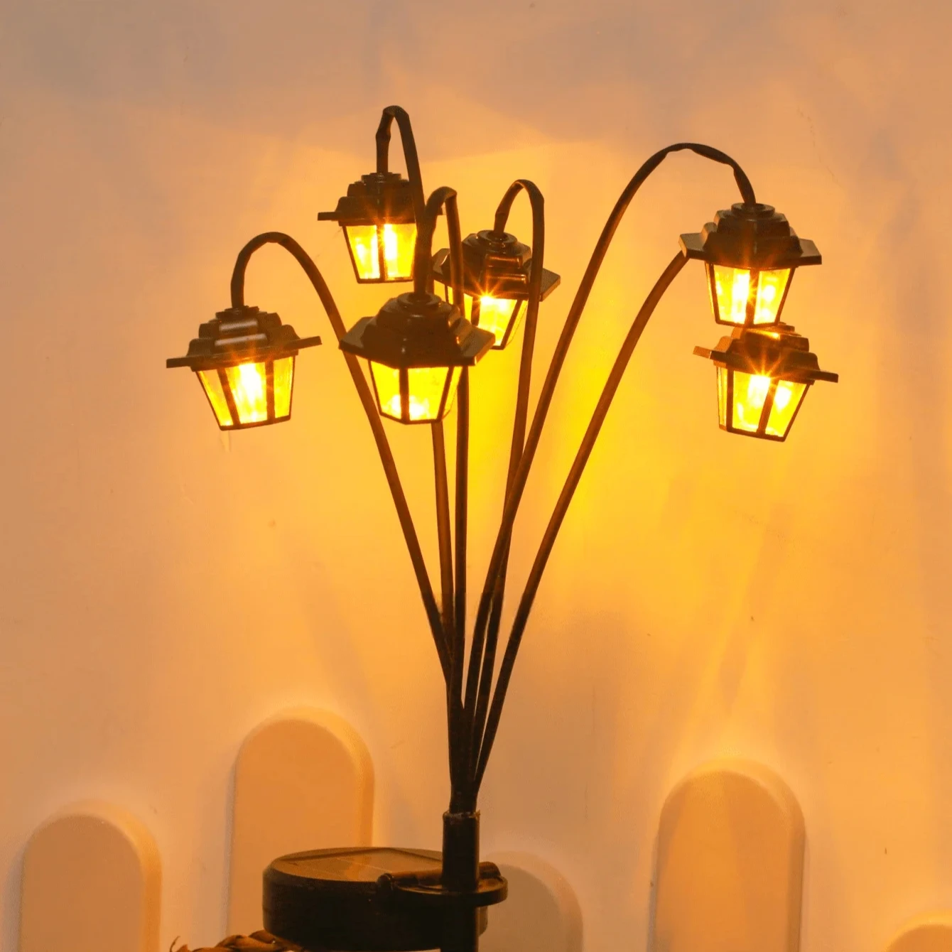 รูปสินค้า โคมไฟสวนสไตล์วินเทจ 3/6 LED โซลาร์เซลล์