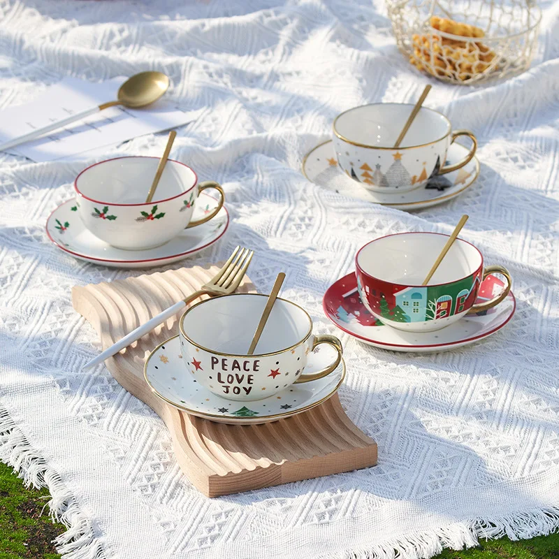 Christmas Pattern Ceramic Tea Set Gold Plated Craft Ceramic Portable Tea Set Personal Teapot Cup and Saucer Surprise Gift