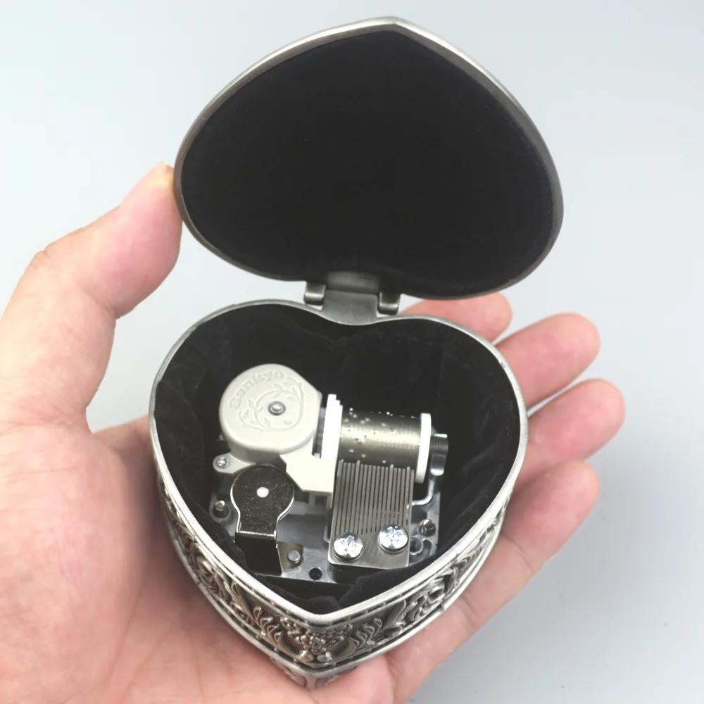 Rosiking Emboss Alloy Metal Music Box Wind Up Castle in the Sky For Frends Girl Christmas and Children Birthday Gift 5