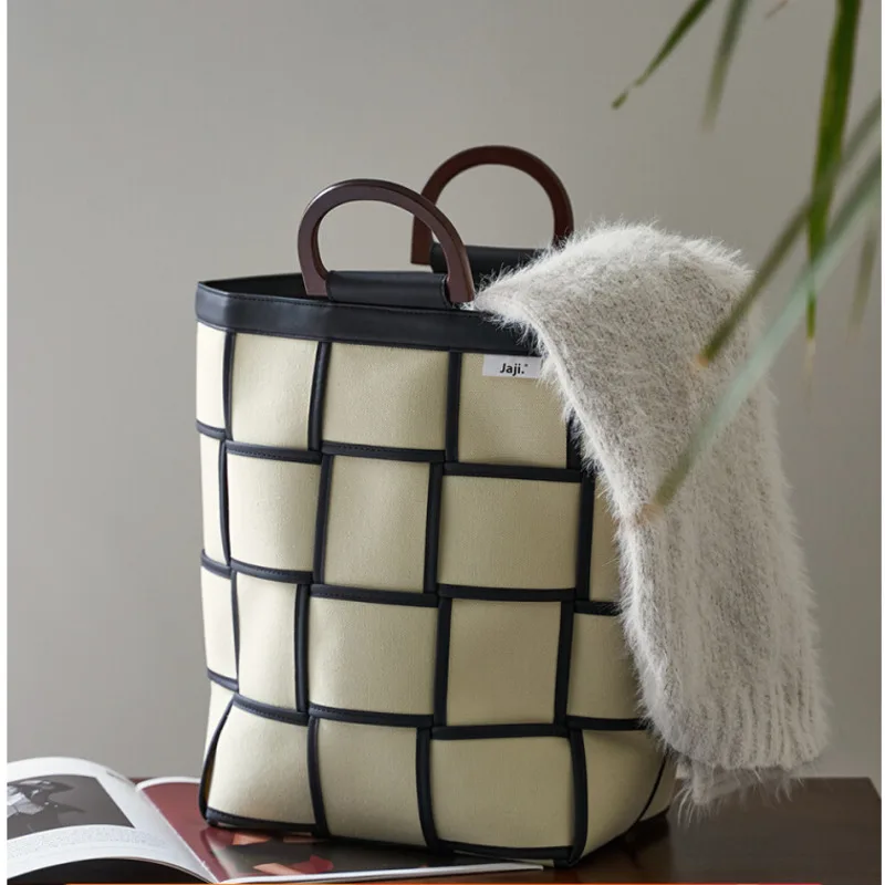 

Light Luxury Clothes Basket Black And White Grid Woven Storage Bag Multifunctional Picnic Baskets Solid Wood Handle Laundry Bin