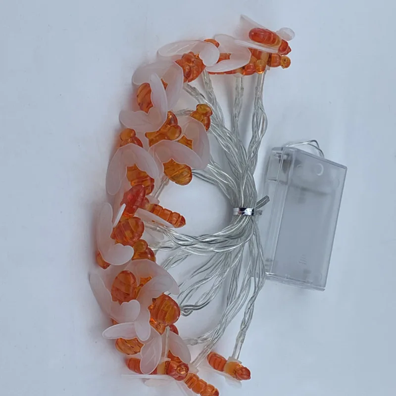 Рисунок 5 - Светодиодная гирлянда с изображением сот и патио