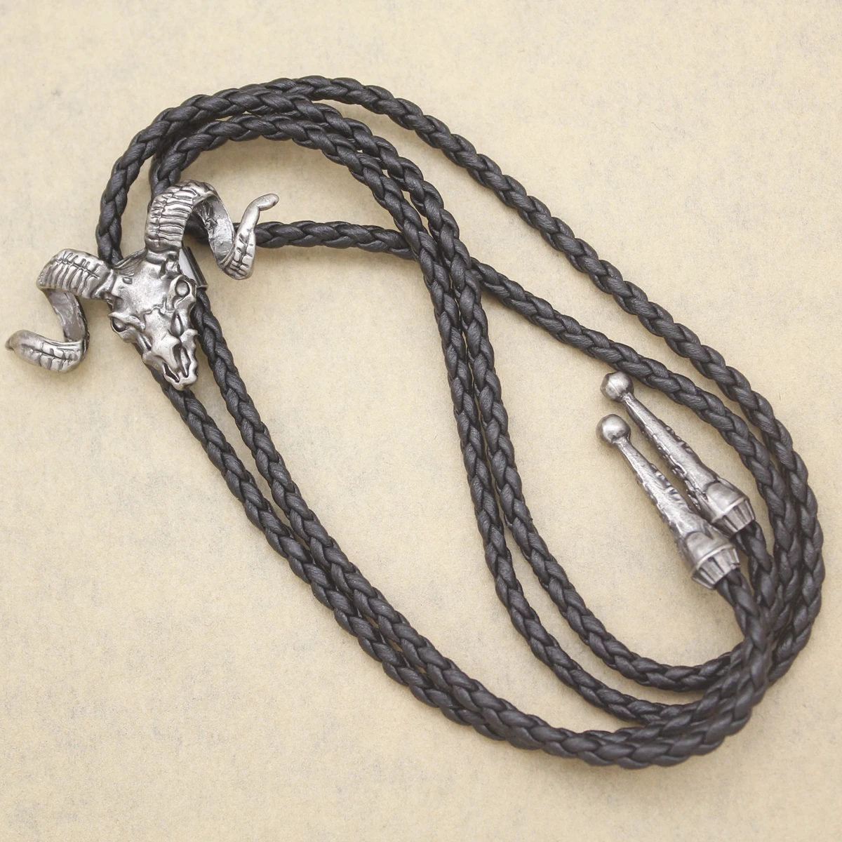 Cravatta Bolo in argento rosa: collana in cordino di pelle da cowgirl western - Italia
