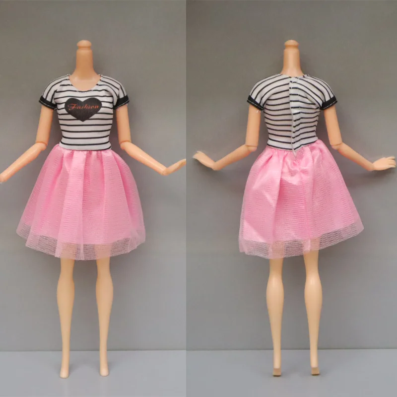 2 roupas de balão para Barbie diy  Roupas de bonecas com balão 