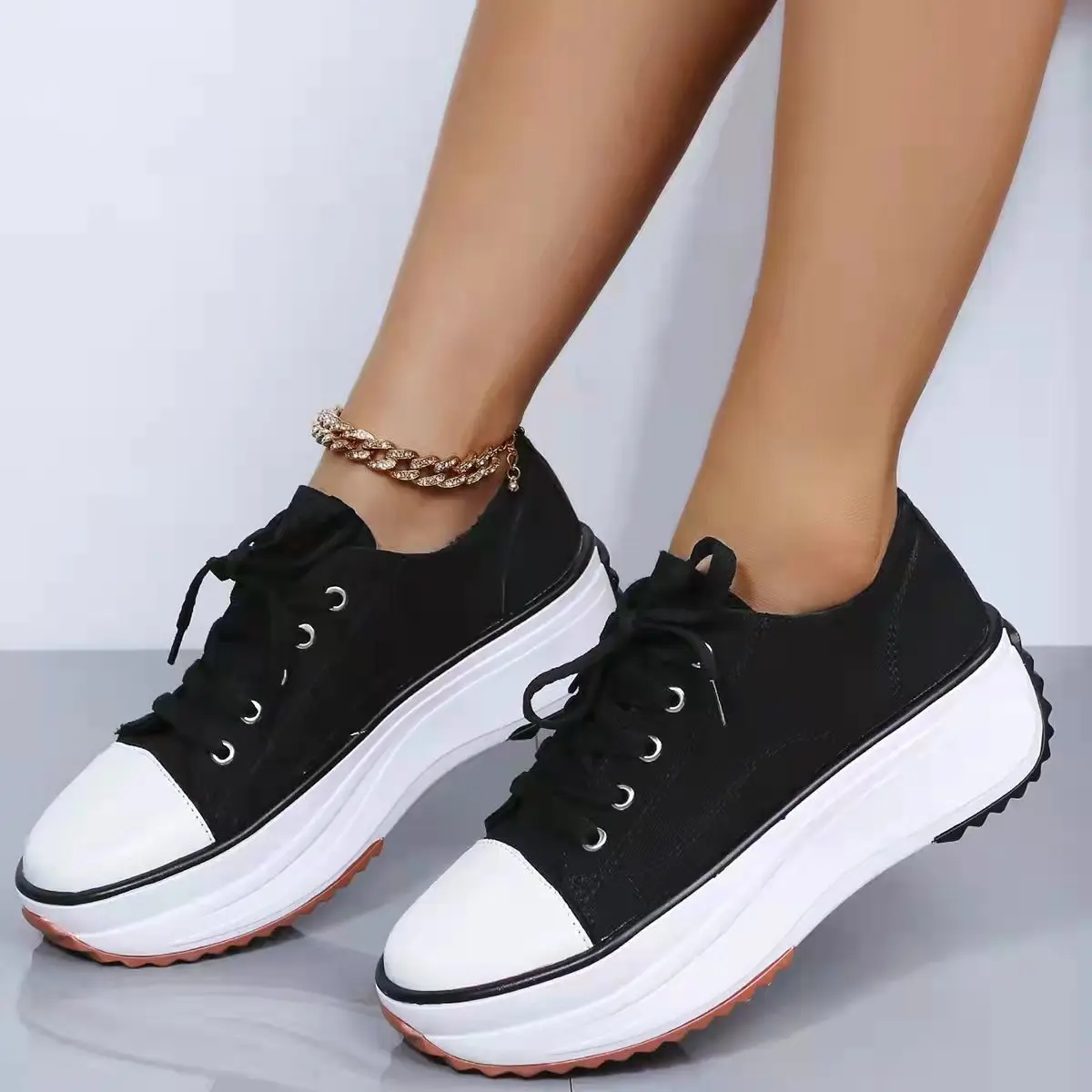 Buy Ladies Sneakers Shoes In Pakistan | Girls Sports Shoes | Servis