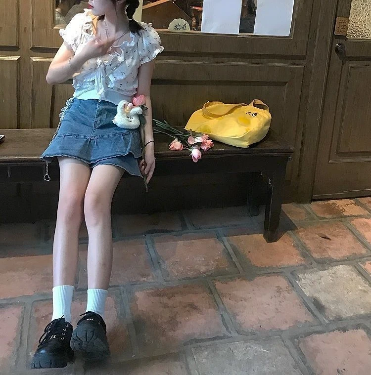  width=800></p>
<h1>SPECIFICATIONS</h1>
<p><span>Brand Name</span>: <span style=color:#333>Miss Tough</span></p>
<p><span>Elasticity</span>: <span style=color:#333>Slight Strech</span></p>
<p><span>Fabric Type</span>: <span style=color:#333>blended</span></p>
<p><span>Material</span>: <span style=color:#333>COTTON</span></p>
<p><span>Material</span>: <span style=color:#333>POLYESTER</span></p>
<p><span>Pattern Type</span>: <span style=color:#333>fruit</span></p>
<p><span>Age</span>: <span style=color:#333>18-24</span></p>
<p><span>Style</span>: <span style=color:#333>Sweet</span></p>
<p><span>Clothing Length</span>: <span style=color:#333>short</span></p>
<p><span>Origin</span>: <span style=color:#333>Mainland China</span></p>
<p><span>CN</span>: <span style=color:#333>Guangdong</span></p>
<p><span>Decoration</span>: <span style=color:#333>Lace</span></p>
<p><span>Model Number</span>: <span style=color:#333>234127E</span></p>
<p><span>Gender</span>: <span style=color:#333>WOMEN</span></p>
<p><span>Tops Type</span>: <span style=color:#333>CAMIS</span></p>
<p><span>Item Type</span>: <span style=color:#333>tops</span></p>
<p><span>Place Of Origin</span>: <span style=color:#333>China (mainland)</span></p>
<p>“</p>
			</div>
					<div class=