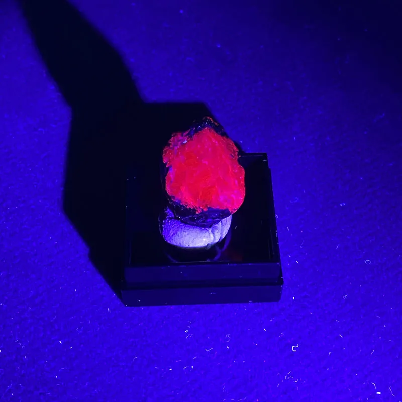 100%  Natural Myanmar ruby Mineral Specimens Stones and Crystals Healing Crystal   +Box size:27*27*25mm