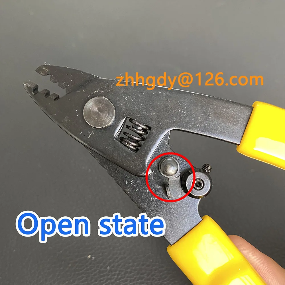CFS-3 three-port Fibre Stripper CFS-3 fiber stripping pliers / wire strippers FTTH three hole stripper plier