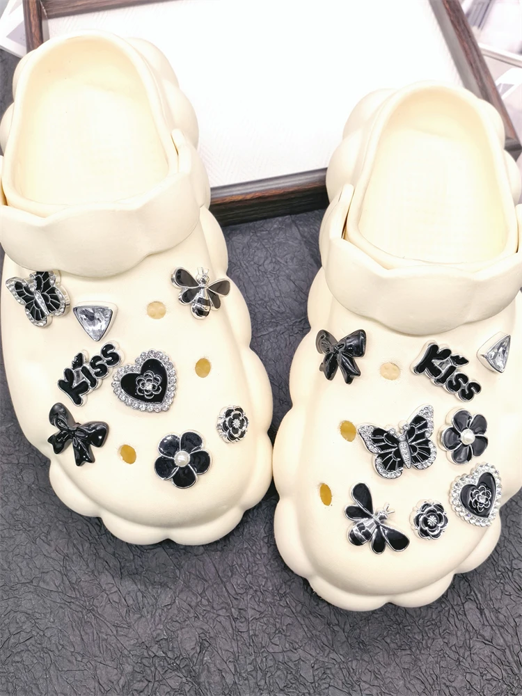 16-teiliges Retro-Schmetterlings- und Bienen-Schuh-Charms-Set: DIY-Ketten-Dekorationen, Blumen- und Stern-Clog-Schuh-Schnallen-Accessoires, lustige Schleifen-Schuhclips – Detail 11
