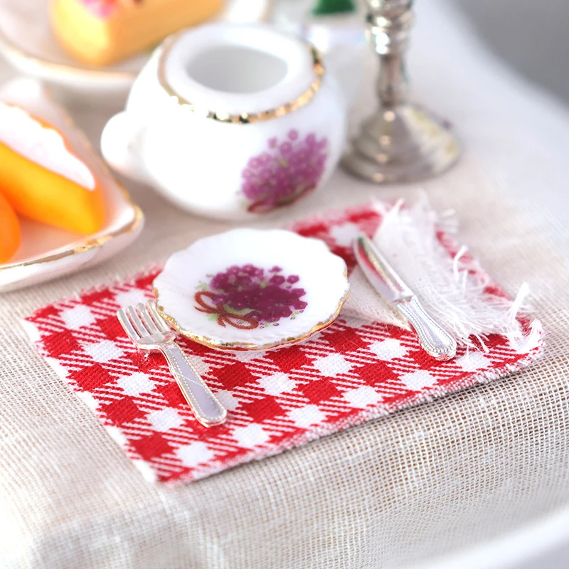 

2 шт. 1:12 миниатюрная обеденная тарелка для кукольного домика, коврик, столовые приборы, мини-скатерть, столовая посуда, кухонная модель, сцена жизни, декоративные игрушки