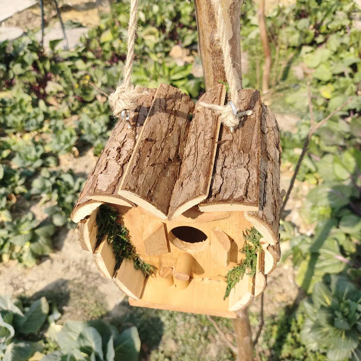 Wooden Bird's Nest Outdoor Hanging Heart-Shaped Bird's Nest House Pole Small Birdcage House Budgie Bird 1 Piece
