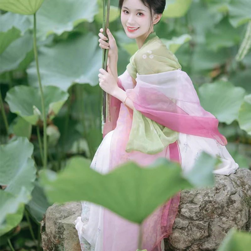 Рисунок 2 - Китайский костюм для древнего танца