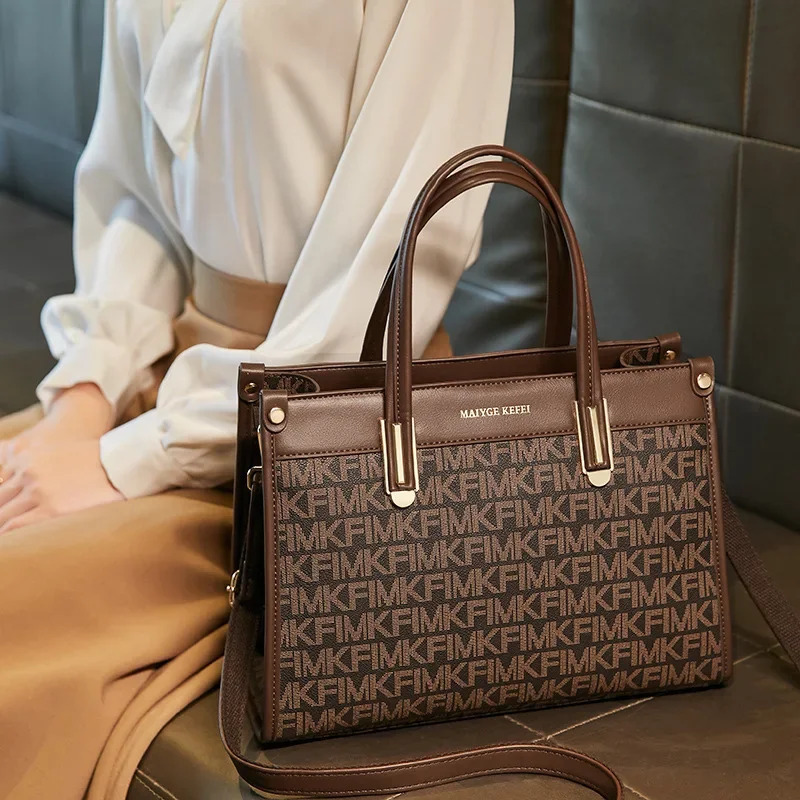 

2023 New Prevalent Luxury Brand Clutch Backpacks Bags Designer Round Crossbody Shoulder Purses Handbag Women Travel Tote Bag