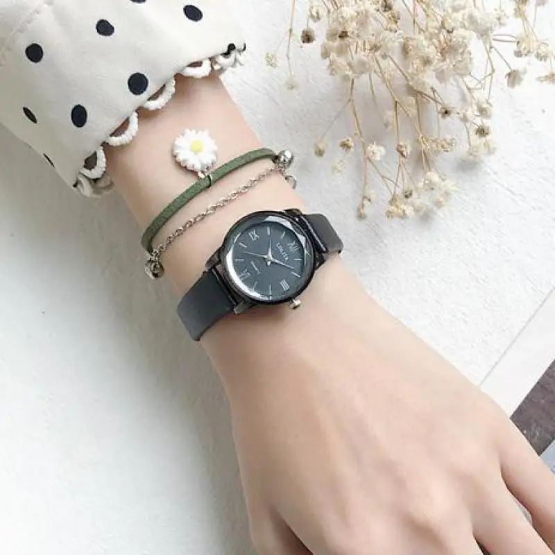

Retro Round Quartz Simple Roma Dial Casual Wrist Watches Leather Strap Fashionable Clock Waterproof Wristwatch for Women
